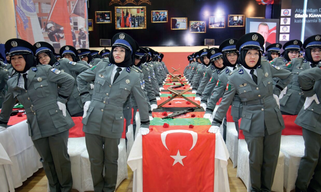 Afgan Kadın Polisler Mezun Oldu