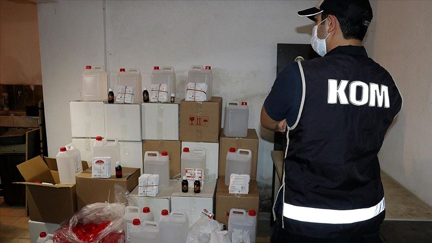 İzmir’de Bir Depoda  Yaklaşık  5 Ton Etil  Alkol Ele Geçirildi