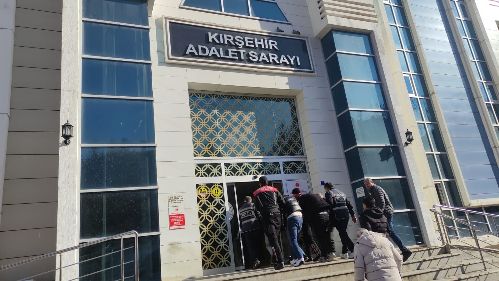 KIRŞEHİR EMNİYET MÜDÜRLÜĞÜ DOLANDIRICILARA GEÇİT VERMİYOR