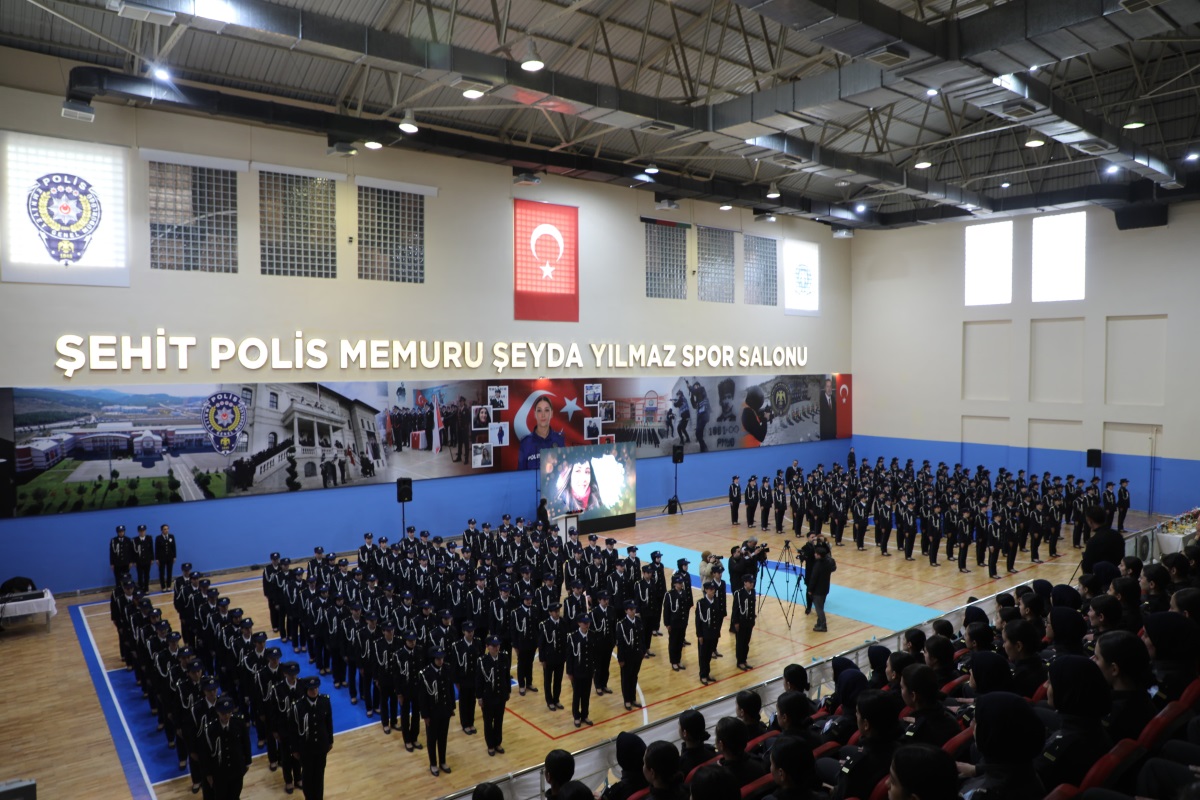 SİVAS PMYO SPOR SALONUNA ŞEHİT POLİS MEMURU ŞEYDA YILMAZ’IN İSMİNİN VERİLME TÖRENİ