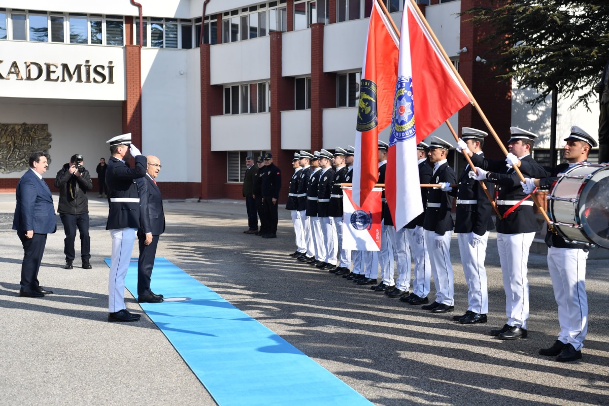 VALİ-EMNİYET GENEL MÜDÜRÜMÜZ SAYIN MAHMUT DEMİRTAŞ’IN POLİS AKADEMİSİ ZİYARETİ
